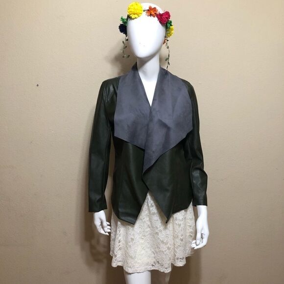 NEW Tahari Faux Leather Moto Jacket Size Small - Picture 2 of 11